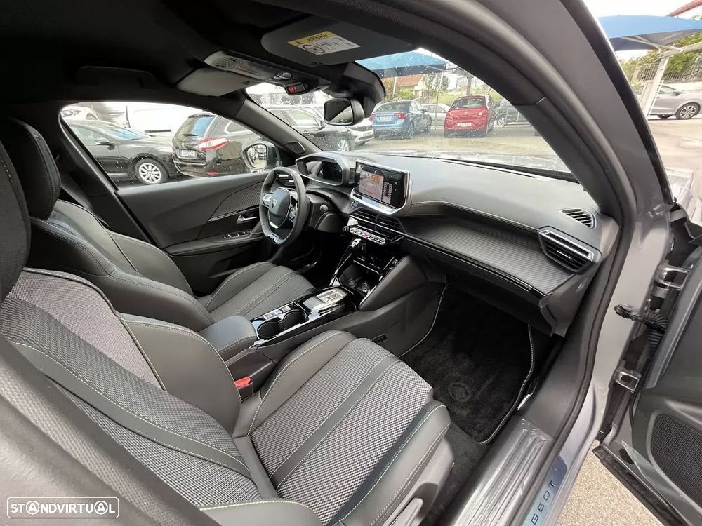 Peugeot e-2008 50 kWh GT - 31