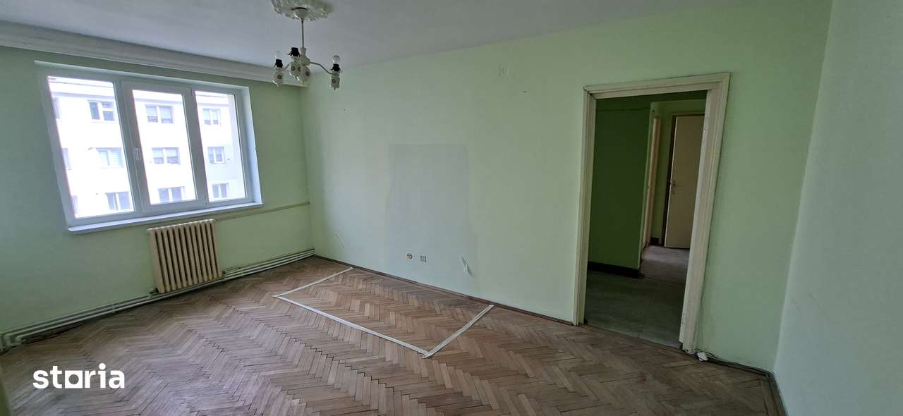 Vand apartament 3 camere semidecomandat, et.3, zona Orion — fotografia 1