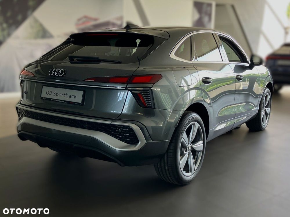 Audi Q3 Sportback - 8