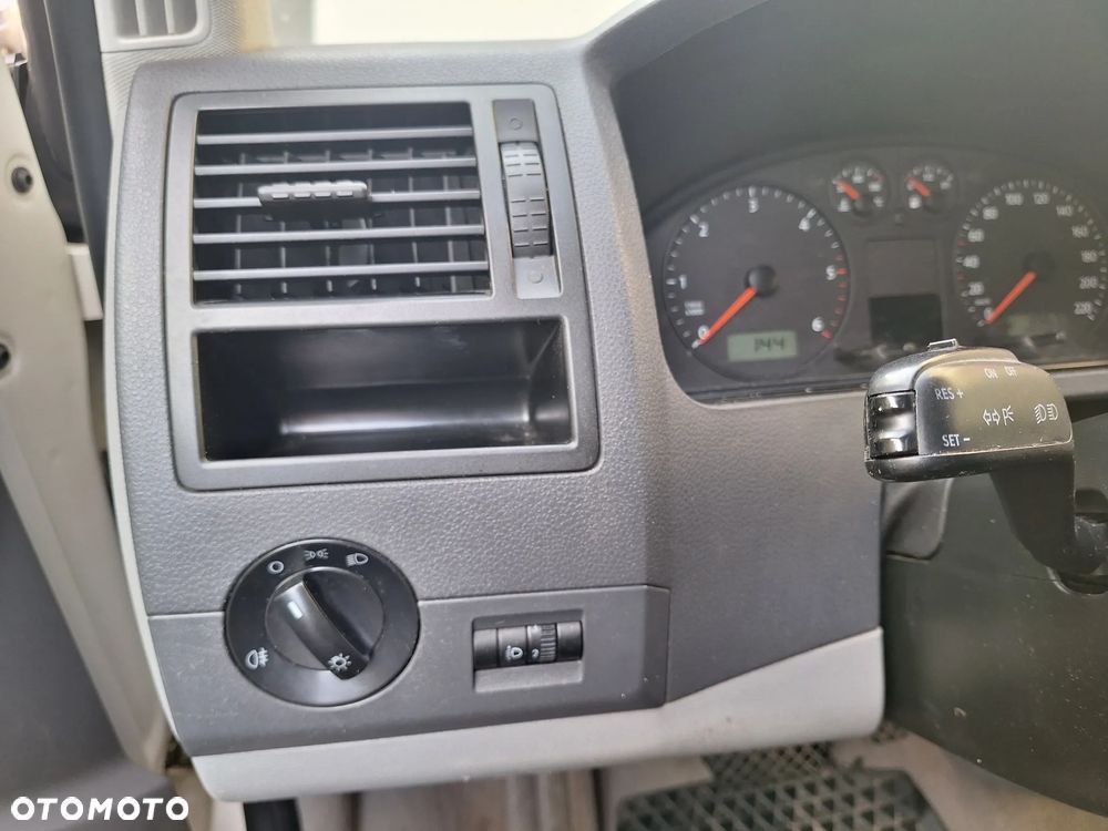 Volkswagen Transporter - 13