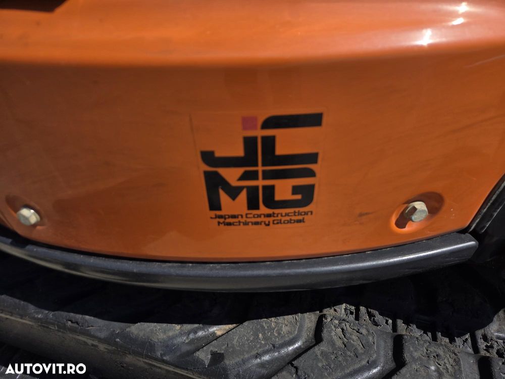Hitachi ZX33U-6, 2023, 1.905 ore, Masa operationala 3,7 tone, CUPLA RAPIDA HIDRAULICA si 3 CUPE NOI, Lama nivelare, ad sapare 3,5m, latime 1,55m, aer conditionat, antifurt, inst picon, ridica 2,7t, posibil leasing 4 ani, PROMOTIE 36.900 EUR+Tva - 19