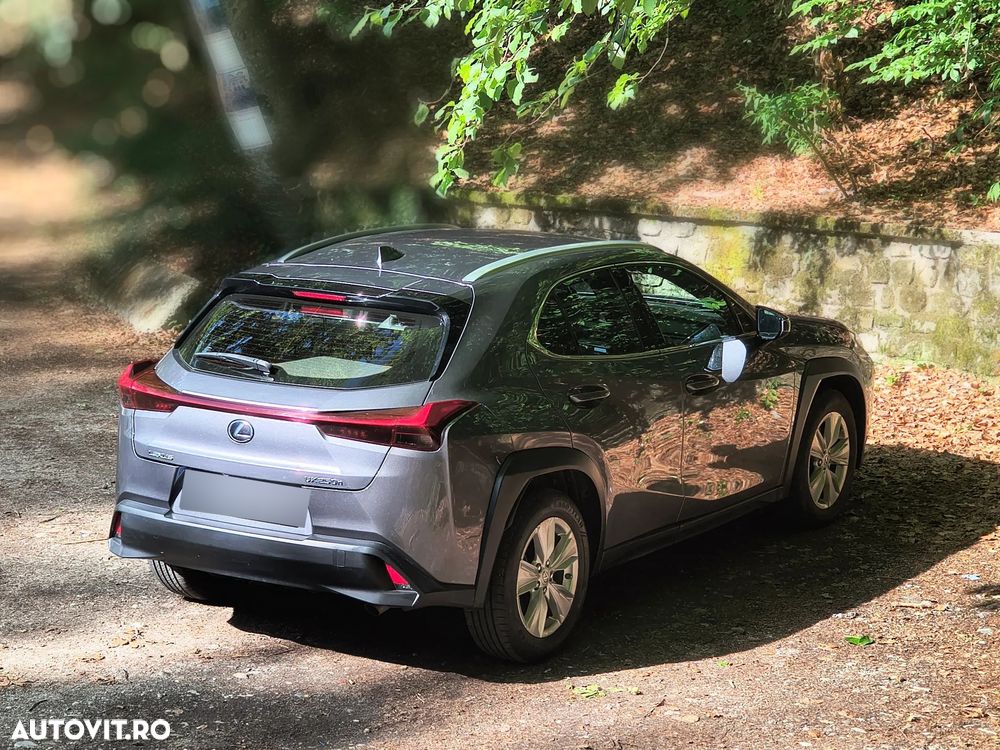 Lexus UX 250h (E-FOUR) Business Edition - 3