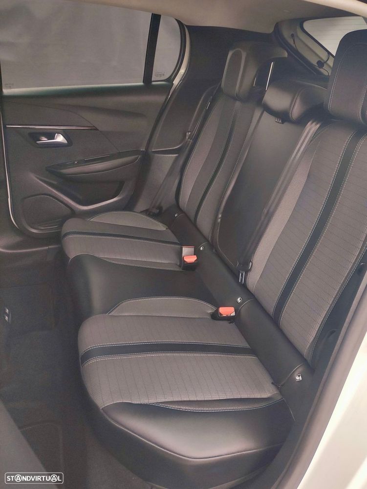 Peugeot e-208 50 kWh Allure - 18