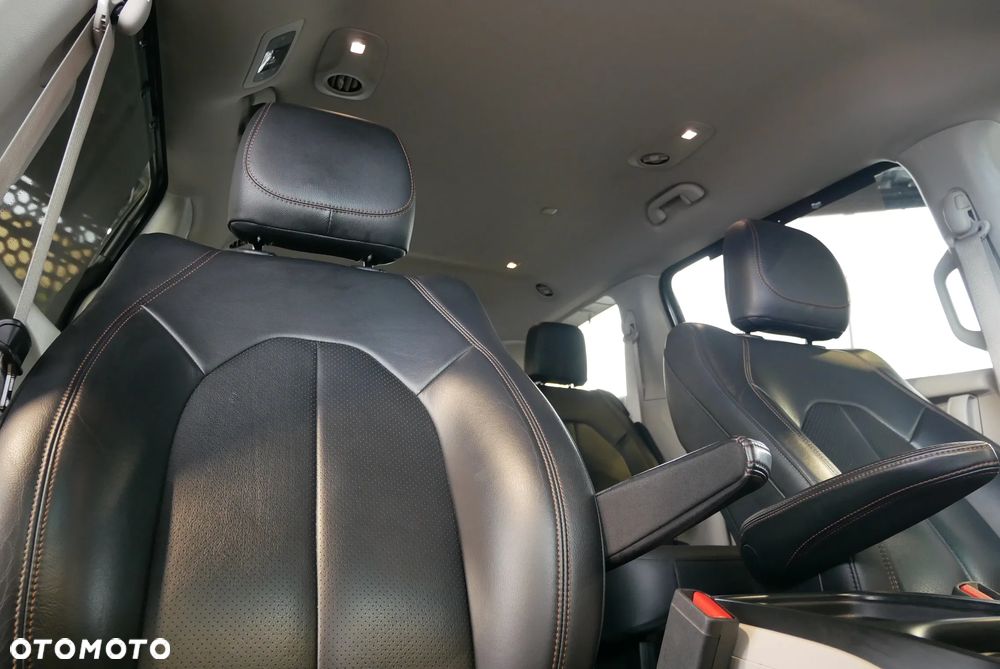 Chrysler Pacifica - 27