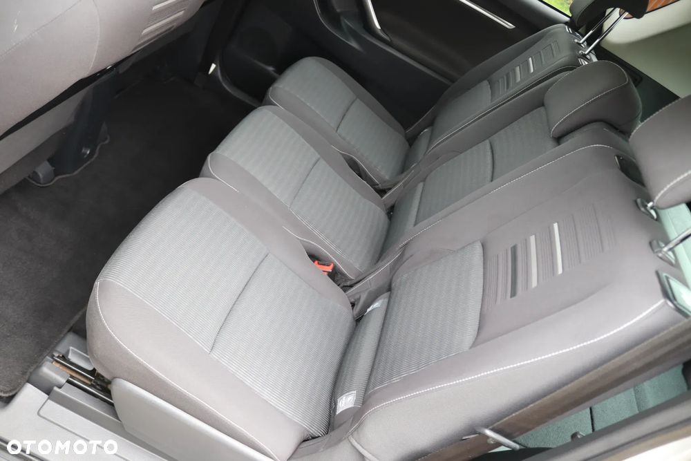 Toyota Verso 1.8 Premium 7os - 25