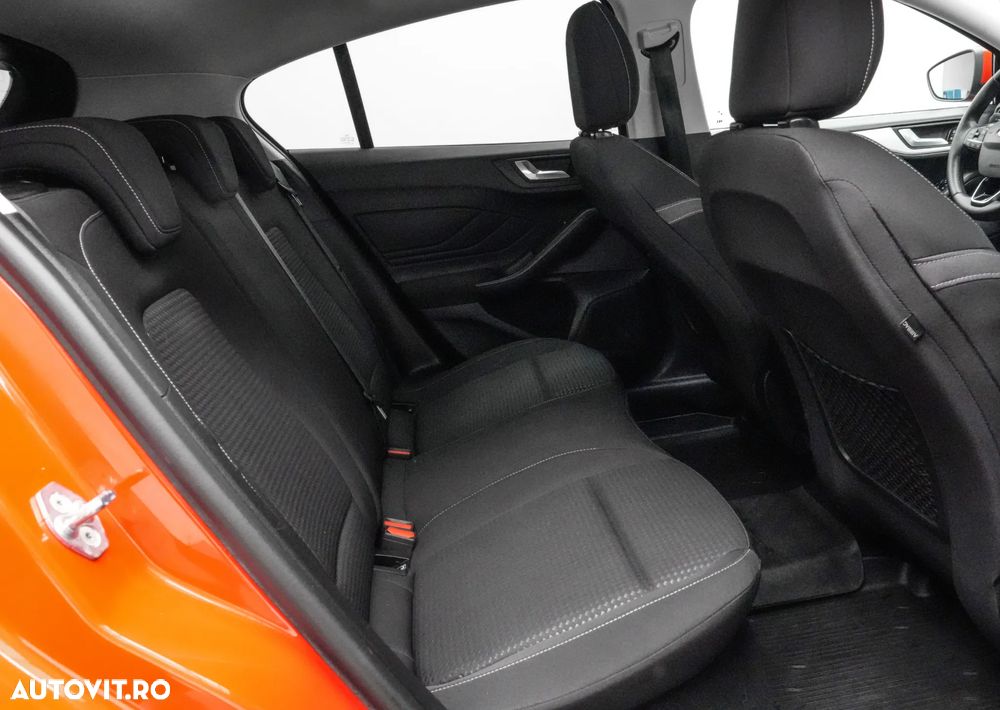 Ford Focus 1.0 EcoBoost Titanium Business - 17