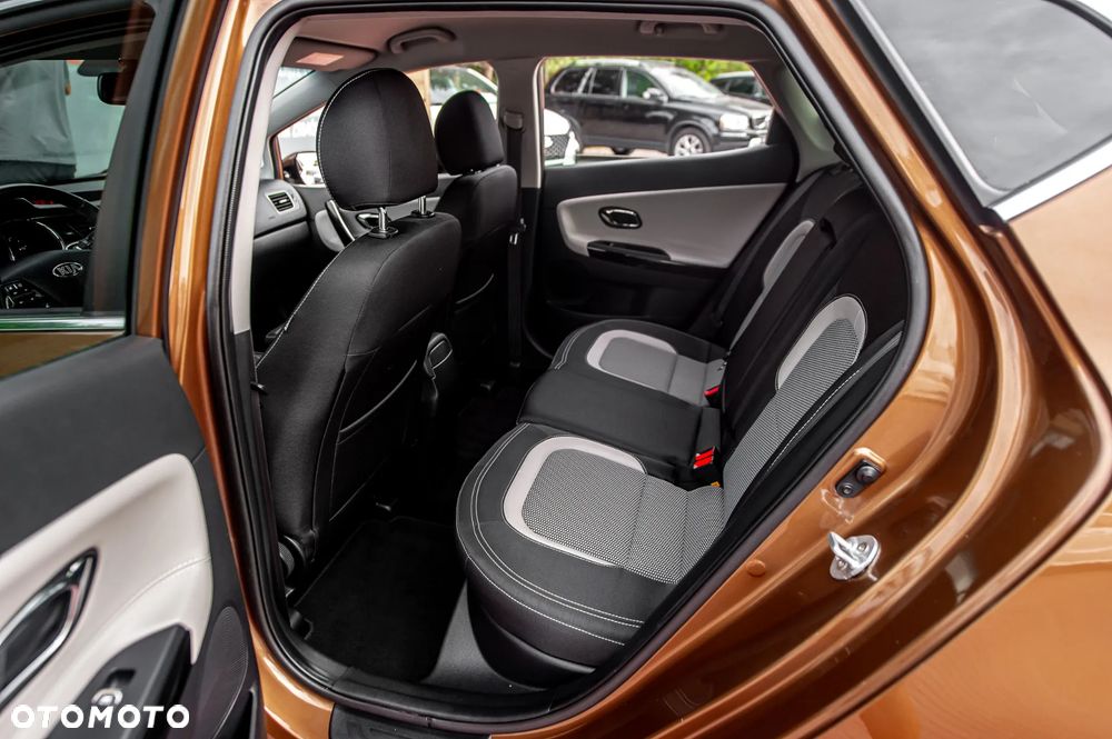 Kia Ceed 1.6 GDI DCT Vision - 29