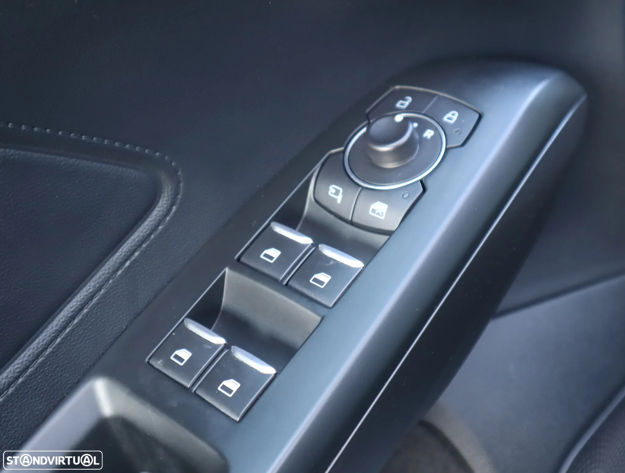Ford Focus SW 1.0 EcoBoost MHEV ST-Line - 27