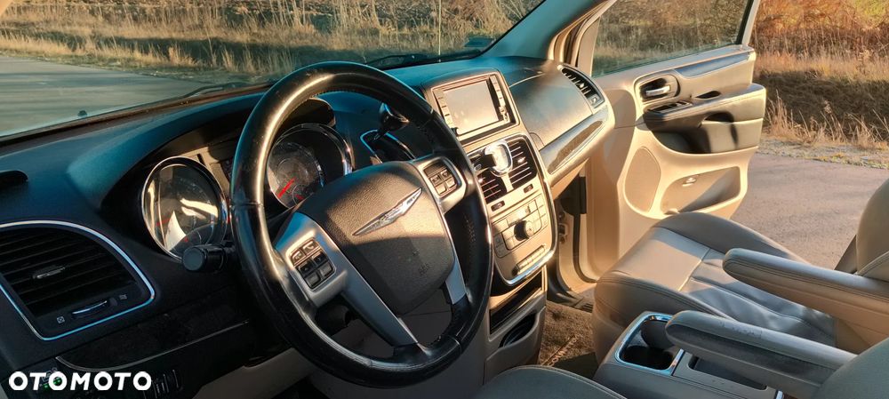 Chrysler Town & Country 3.6 Touring - 13