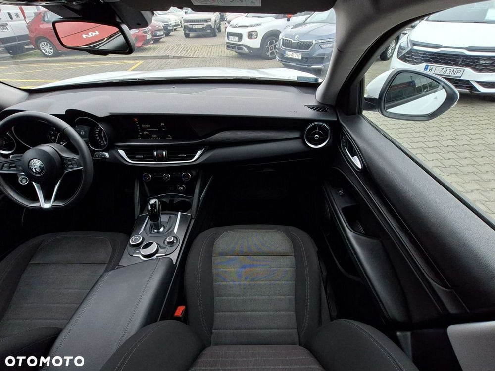 Alfa Romeo Stelvio - 18