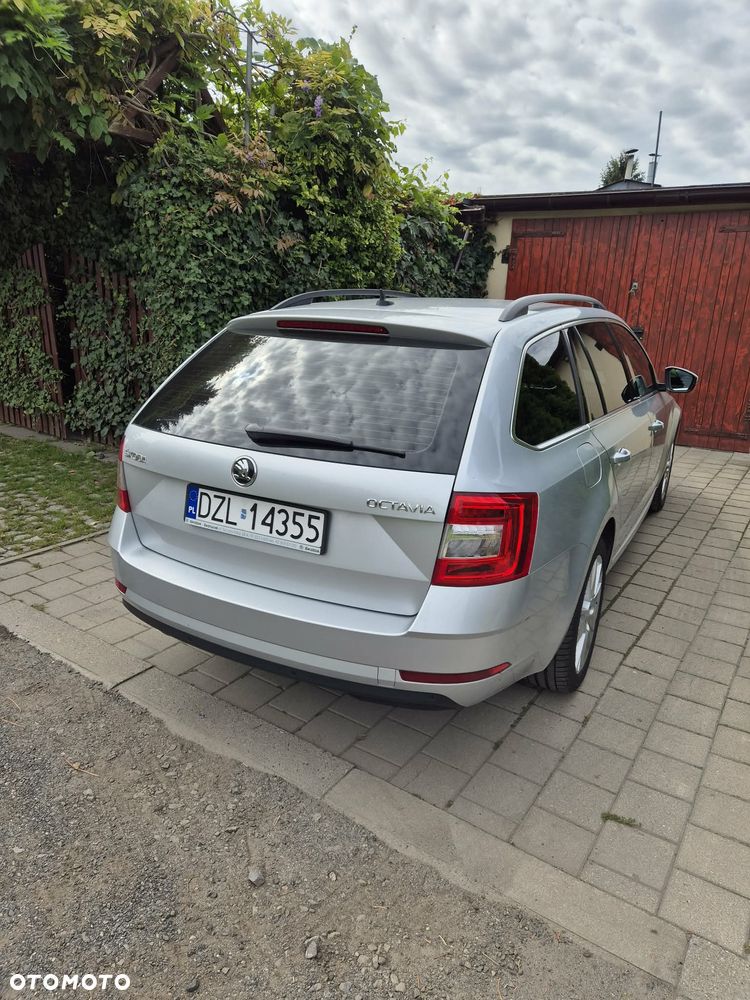 Skoda Octavia 2.0 TDI Style - 6