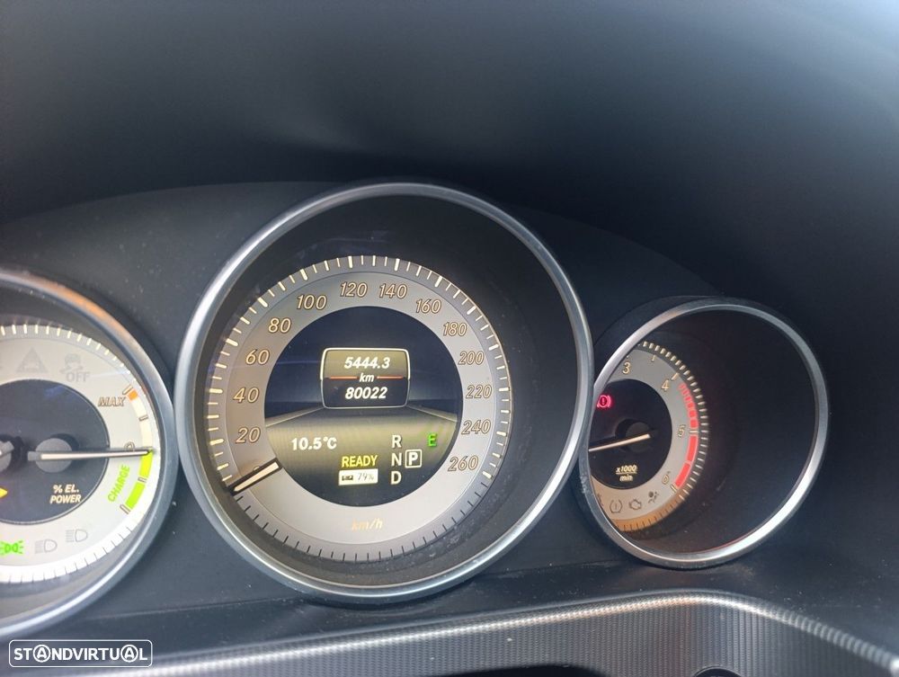 Mercedes-Benz E 300 - 12