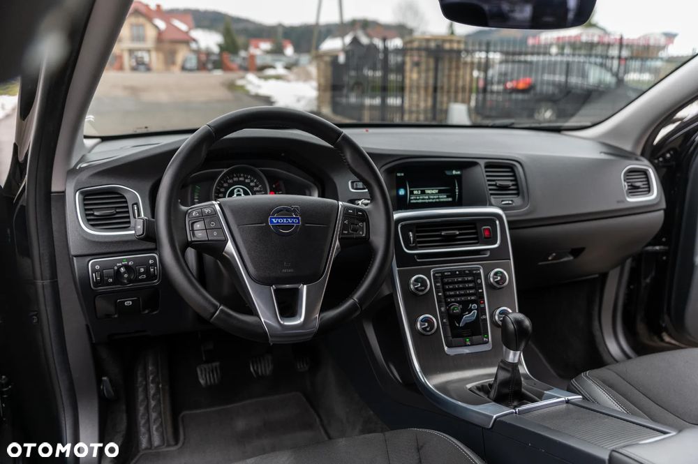 Volvo S60 D2 Momentum - 34