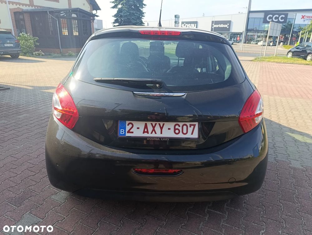 Peugeot 208 82 VTI Allure - 23
