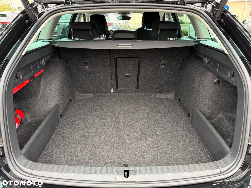 Skoda Octavia 1.5 TSI mHEV Selection DSG - 30