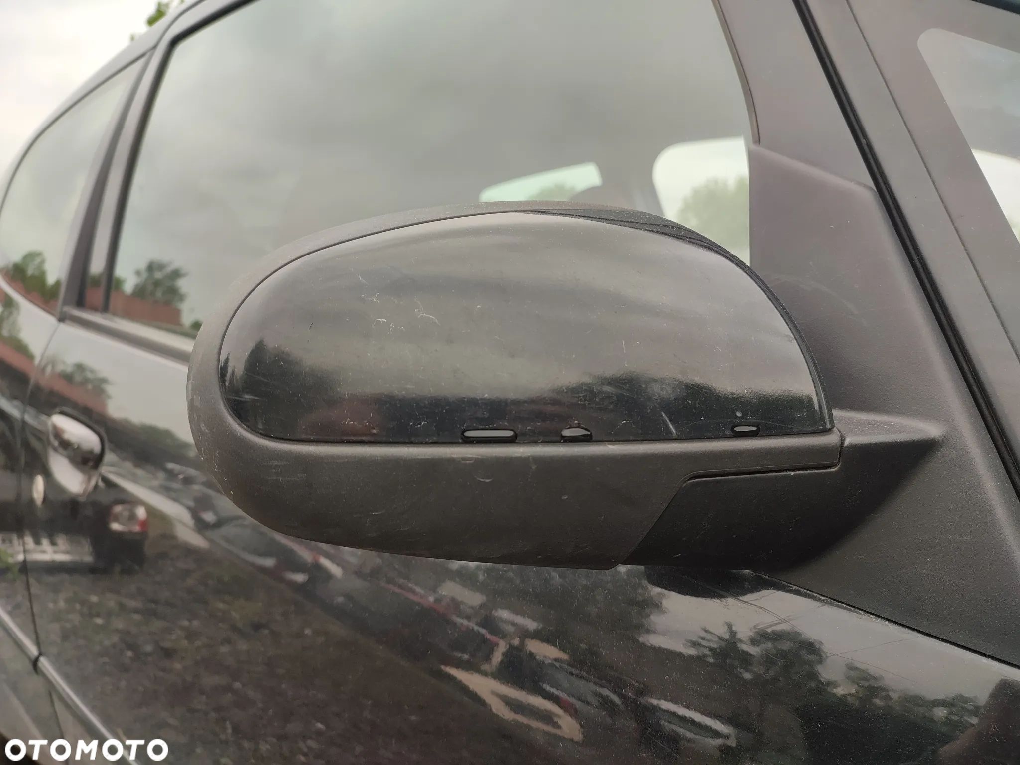 Mitsubishi Colt CZ3 przedlift 3D lusterko prawe kolor 01D - 1