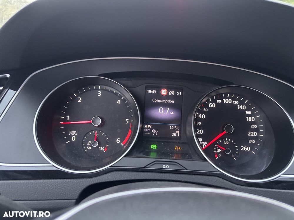 Volkswagen Passat - 21