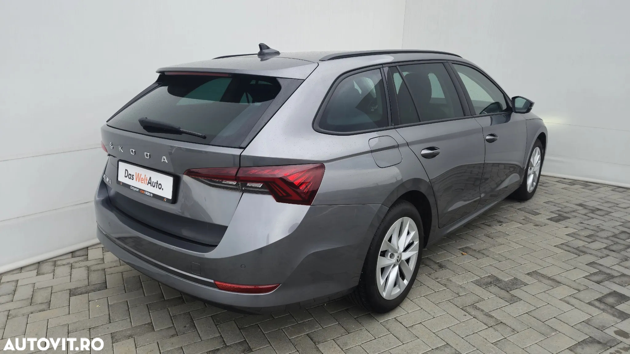 Skoda Octavia Combi 2.0 TDI DSG Style - 5