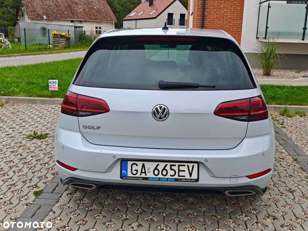 Volkswagen Golf - 6