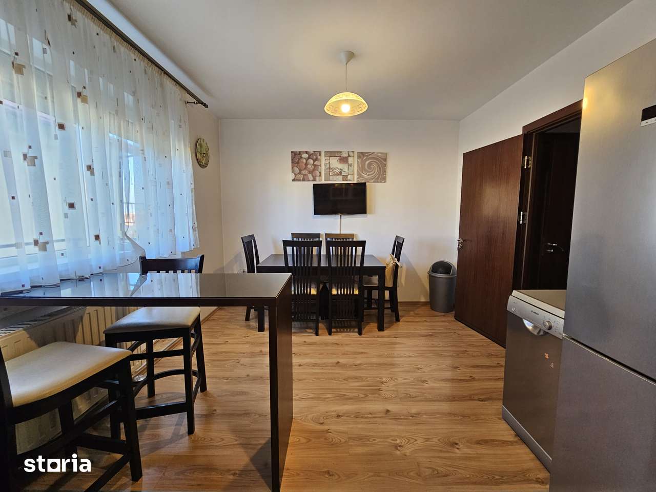Ap.TRIPLEX 4 camere 2 bai/ garaj/ 84 mpteren Turnisor SIBIU VEST — fotografia 3