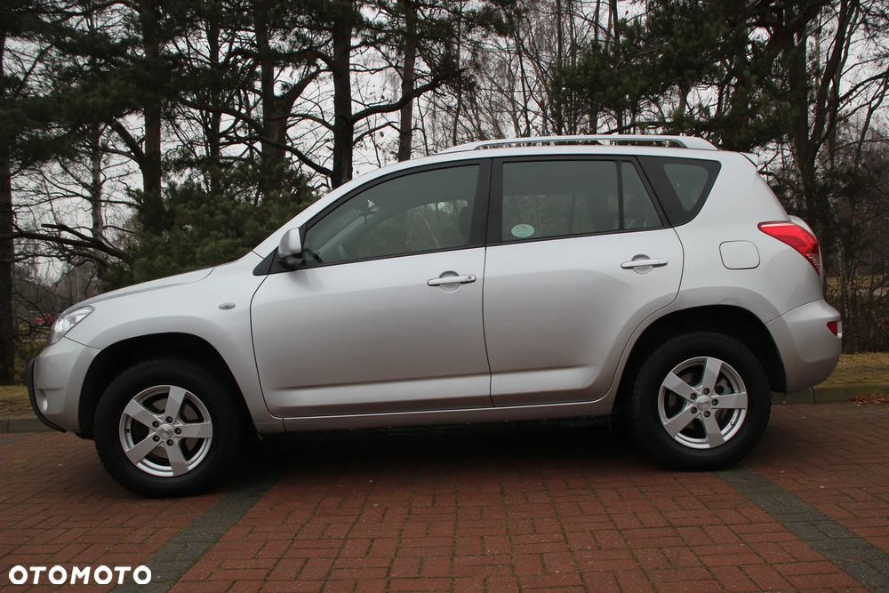 Toyota RAV4 2.0 VVT-i Luna - 1