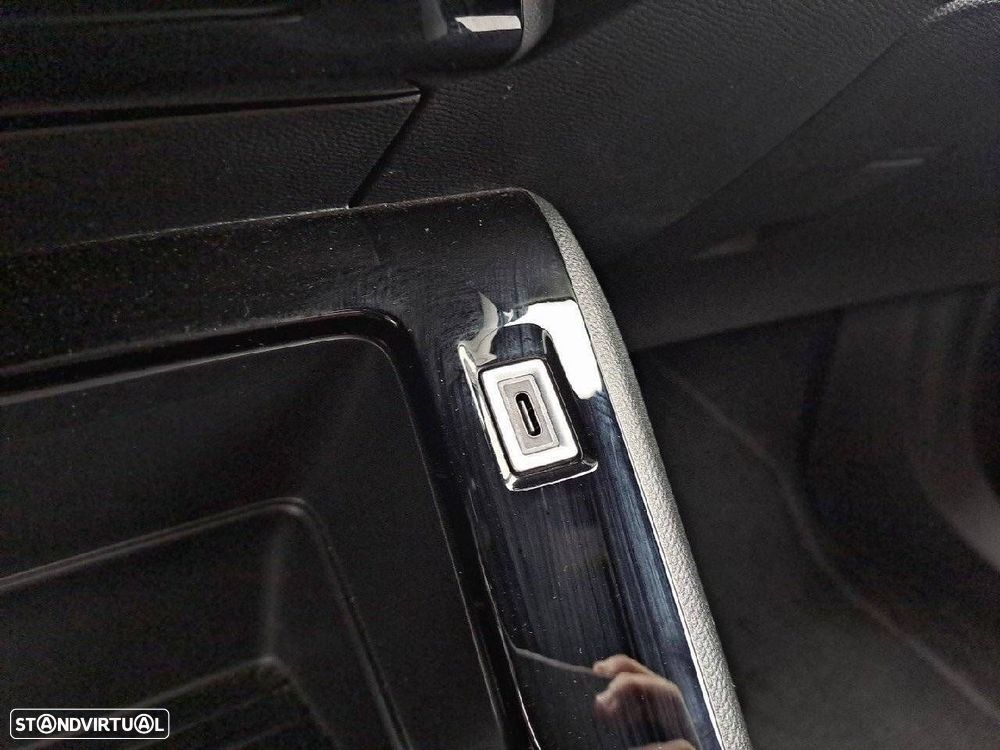 Peugeot 2008 1.2 PureTech Style - 24