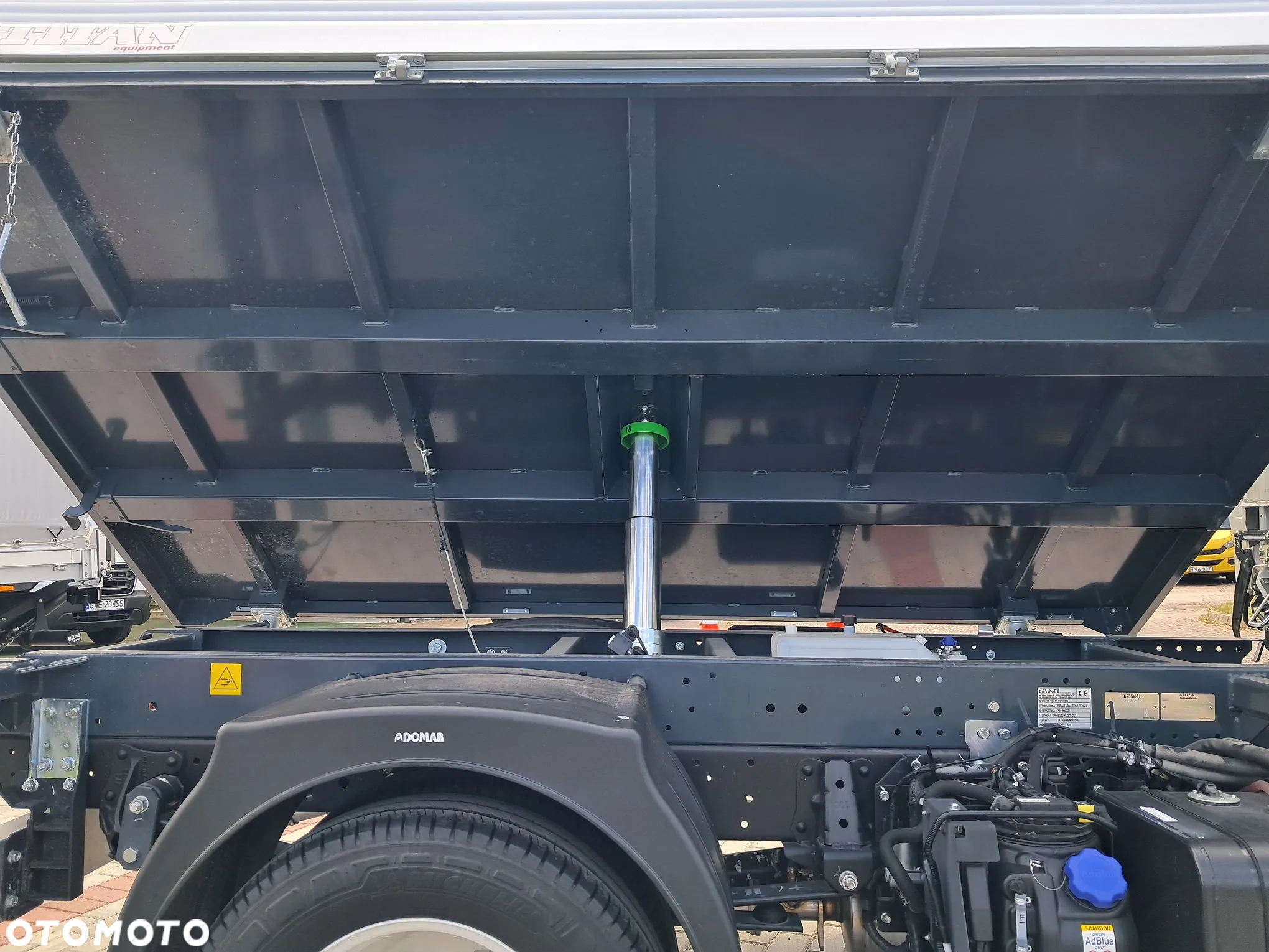 Isuzu M27 - 17