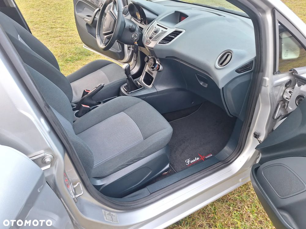 Ford Fiesta 1.25 Celebration - 21