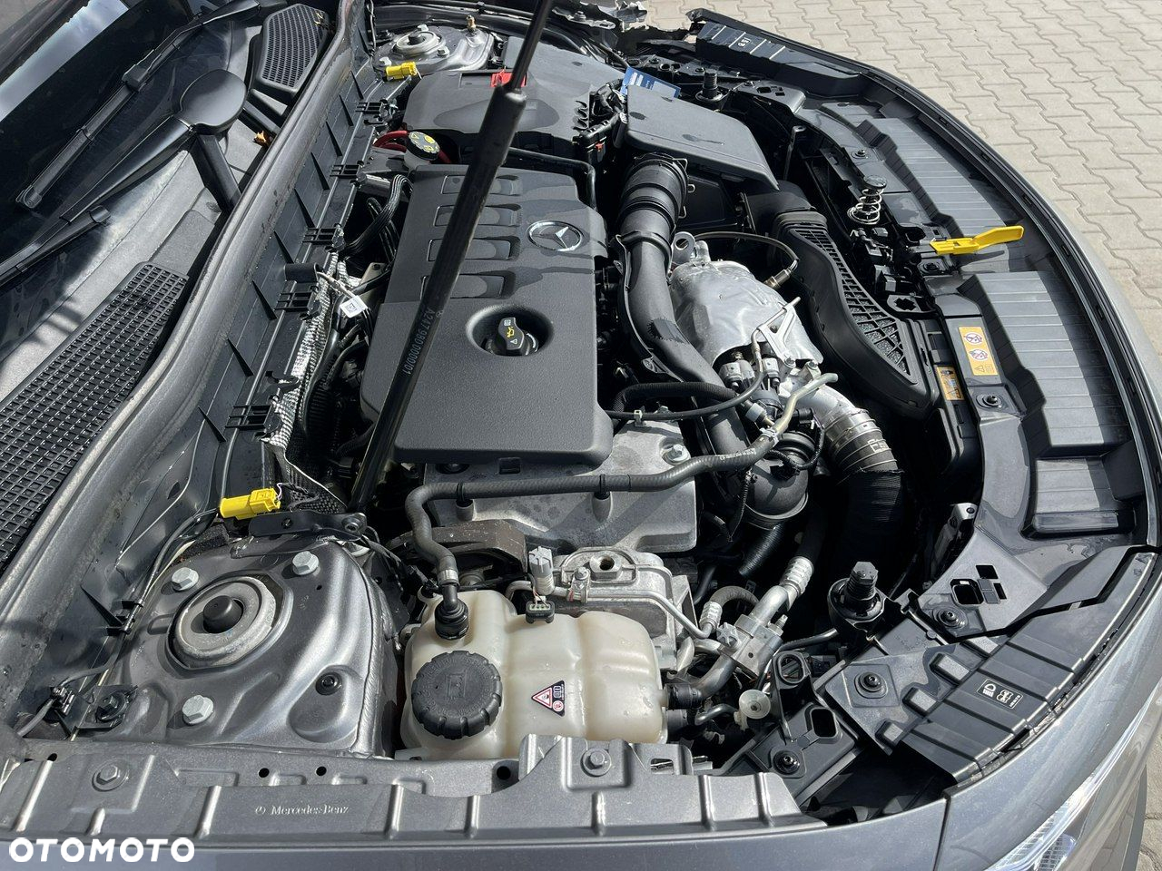Mercedes-Benz GLB 250 8G-DCT AMG Line - 13