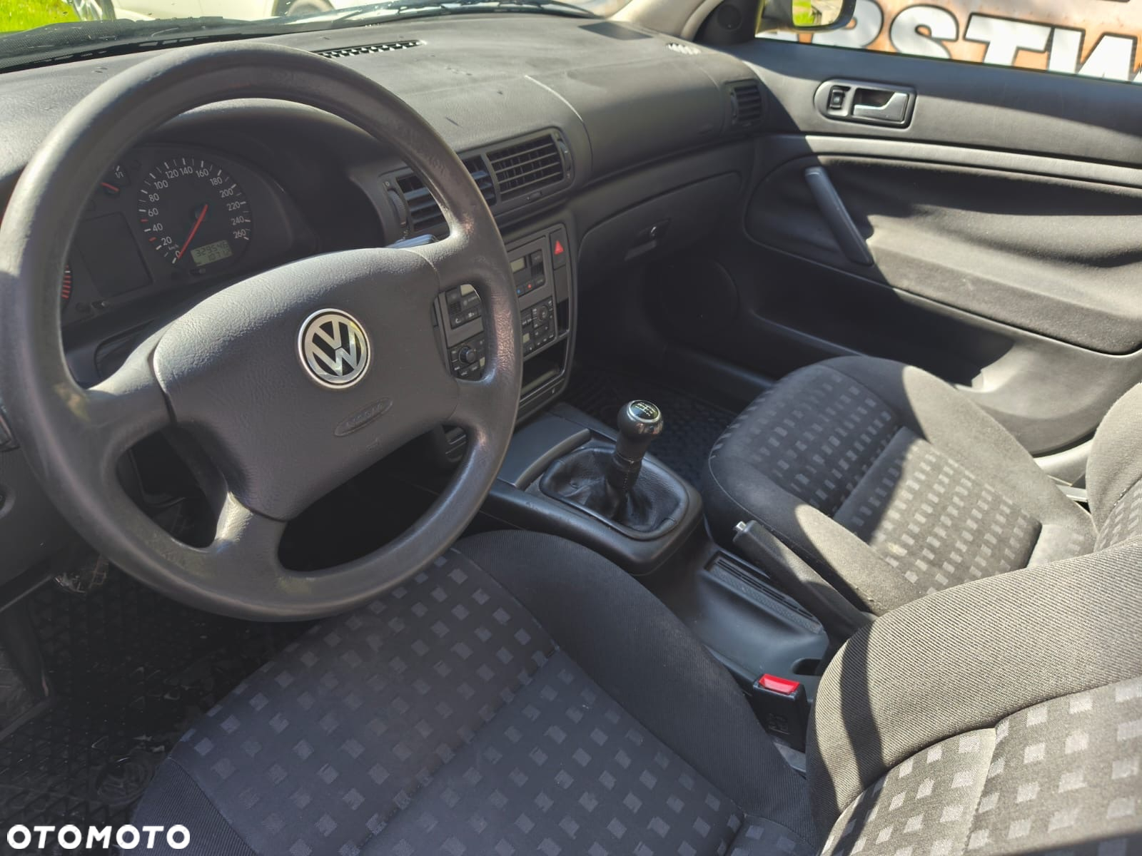 Volkswagen Passat 1.9 TDI Comfortline - 11