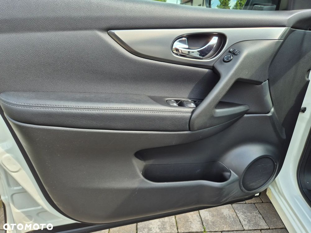 Nissan Qashqai 1.3 DIG-T N-Connecta - 14