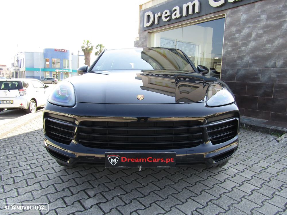 Porsche Cayenne Coupé E-Hybrid - 3