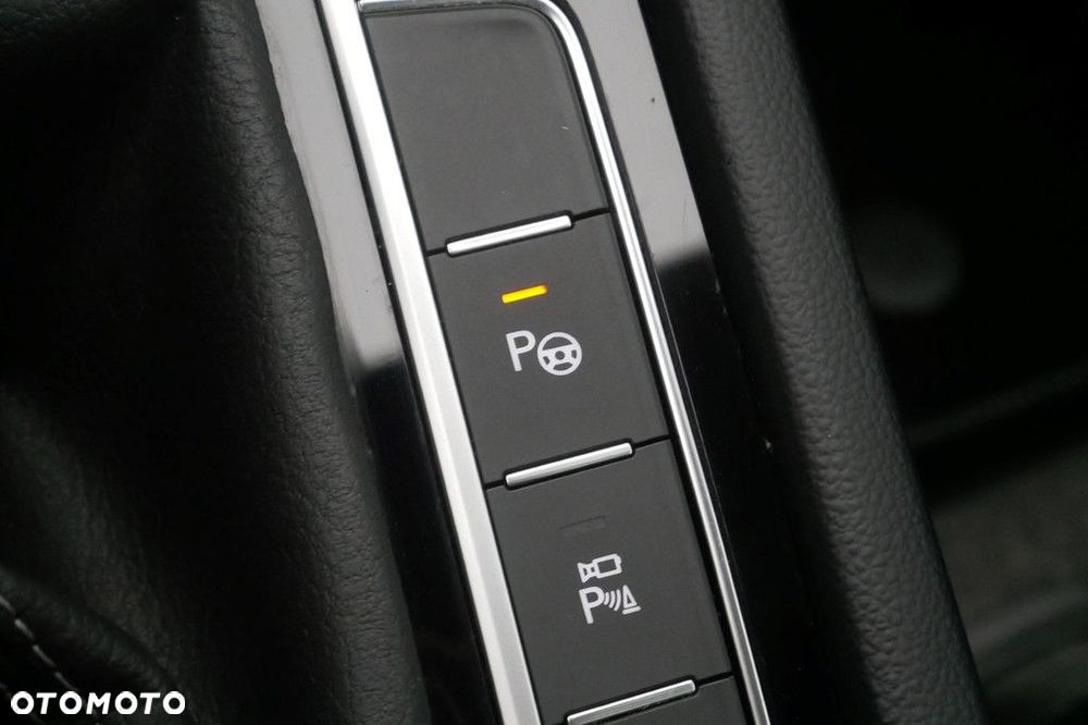 Volkswagen Arteon 2.0 TSI R-Line DSG - 25