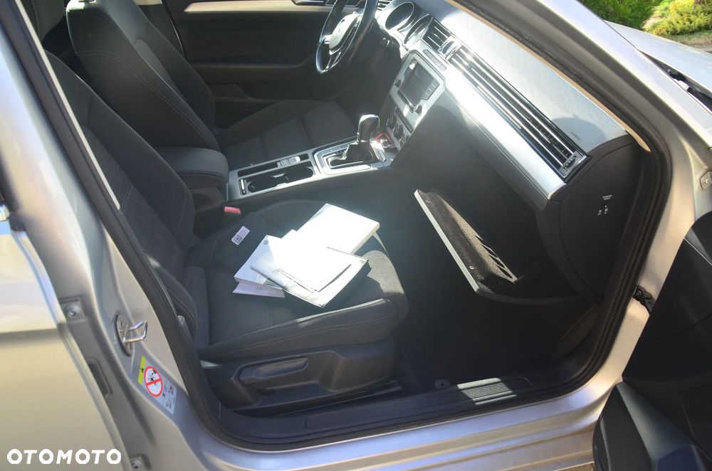 Volkswagen Passat - 9