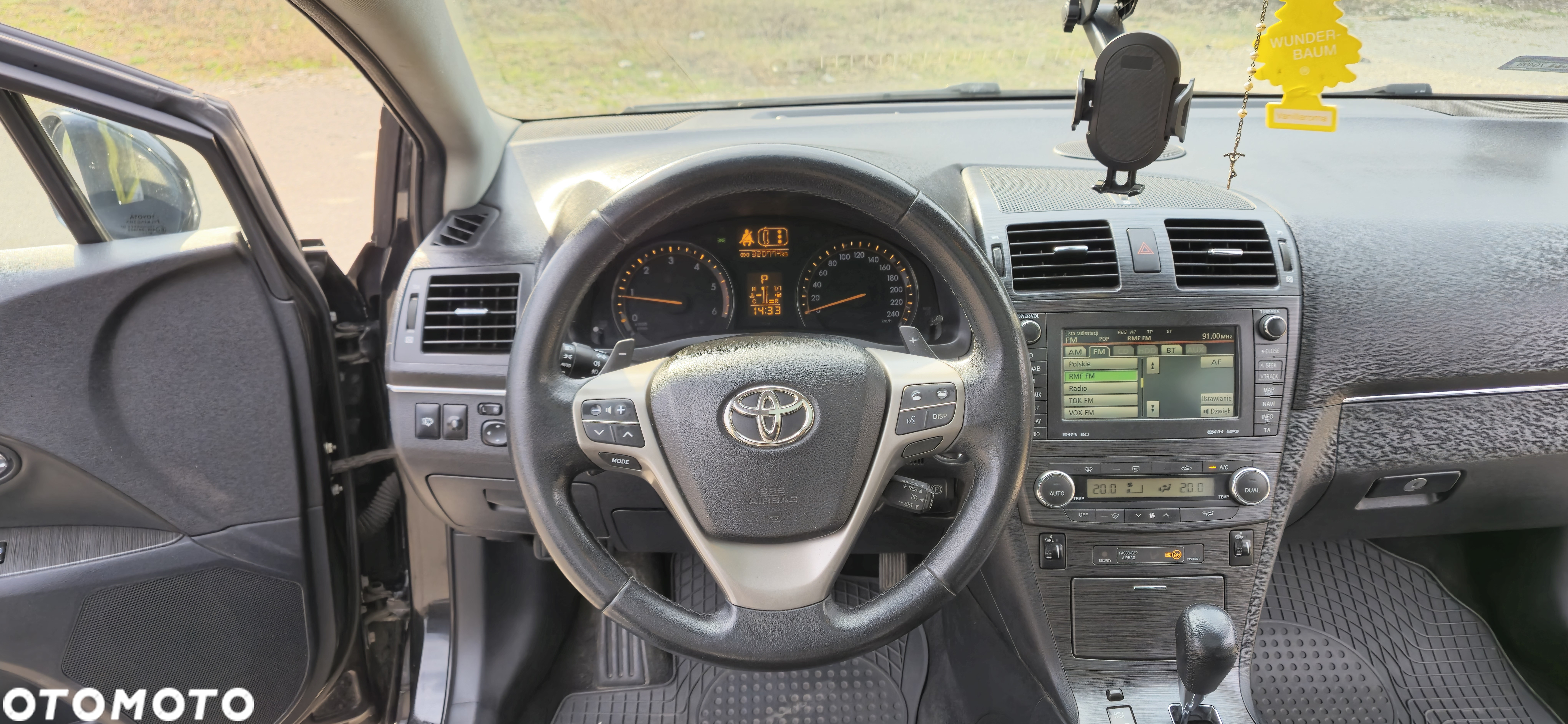 Toyota Avensis - 24