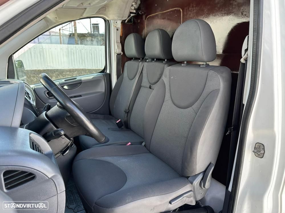 Peugeot Expert 2.0 HDi 3 Lugares - 11