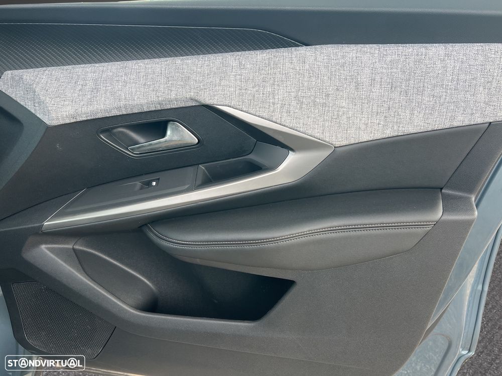 Peugeot 5008 Hybrid 145 e-DSC6 Allure - 23