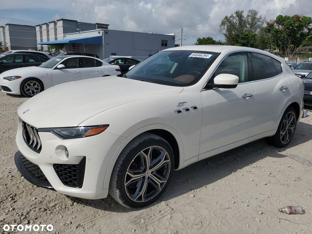 Maserati Levante Q4 - 2