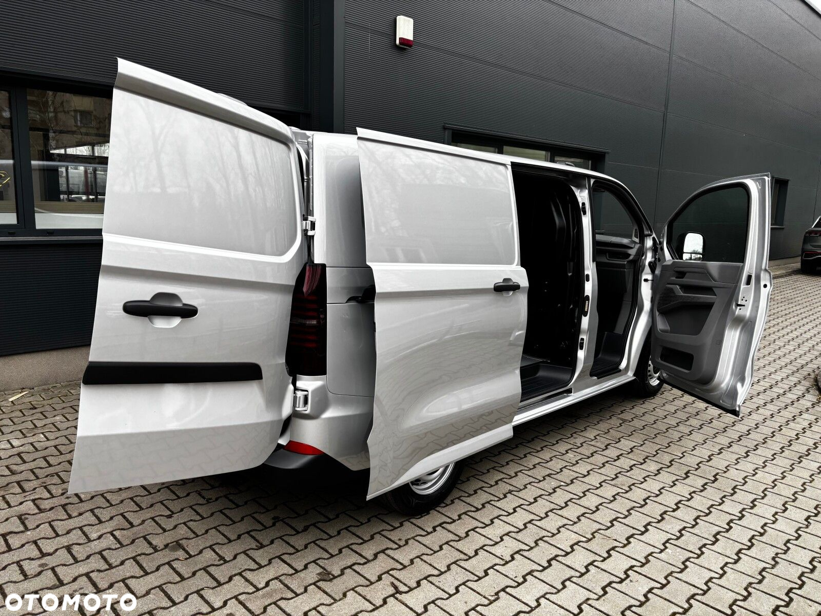 Volkswagen Transporter 2.0 TDI 150KM 6-bm L1 - 27