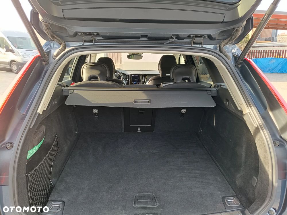 Volvo XC 60 B4 D AWD Geartronic Momentum Pro - 12