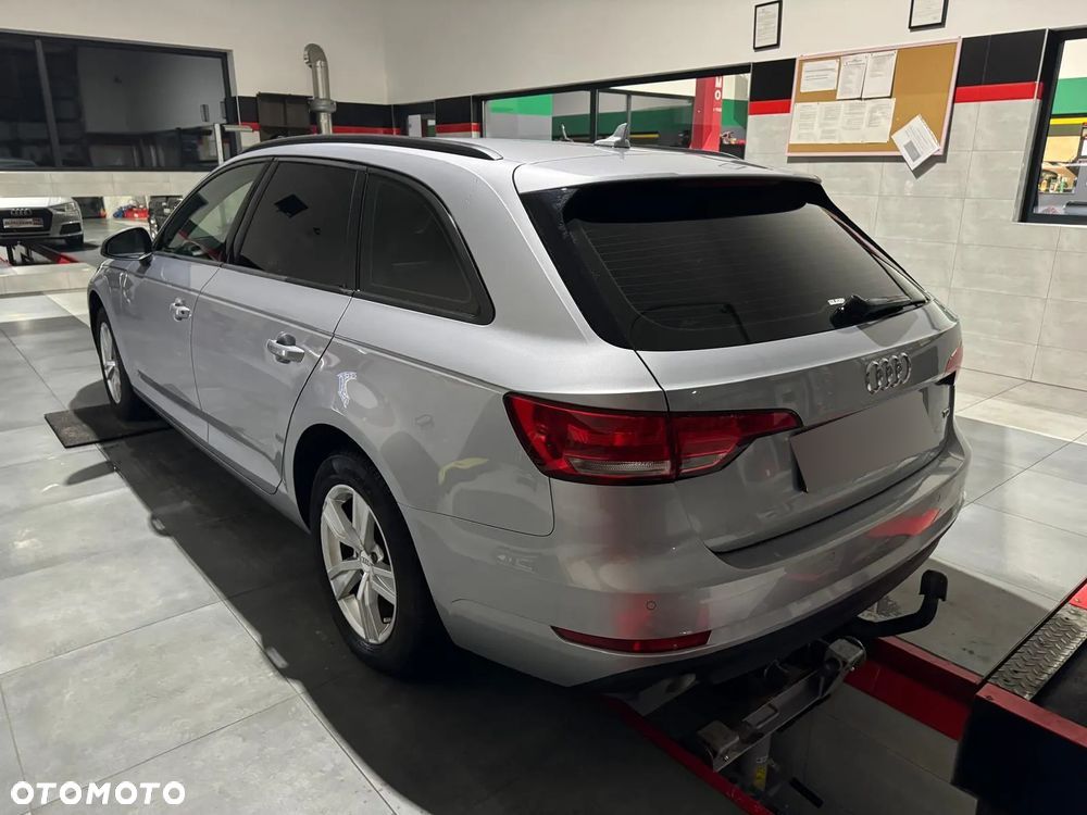 Audi A4 ver-avant-2-0-tdi-dpf-s-line-sportpaket - 4