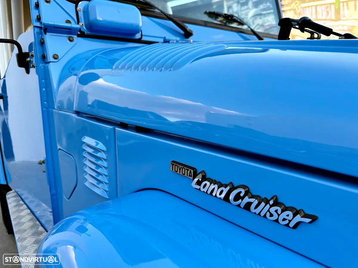 Toyota Land Cruiser - 33