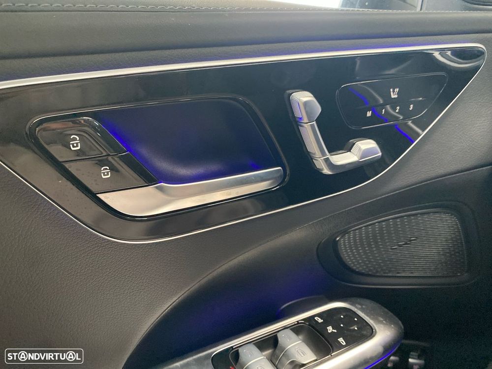Mercedes-Benz C 300 e AMG Line - 13