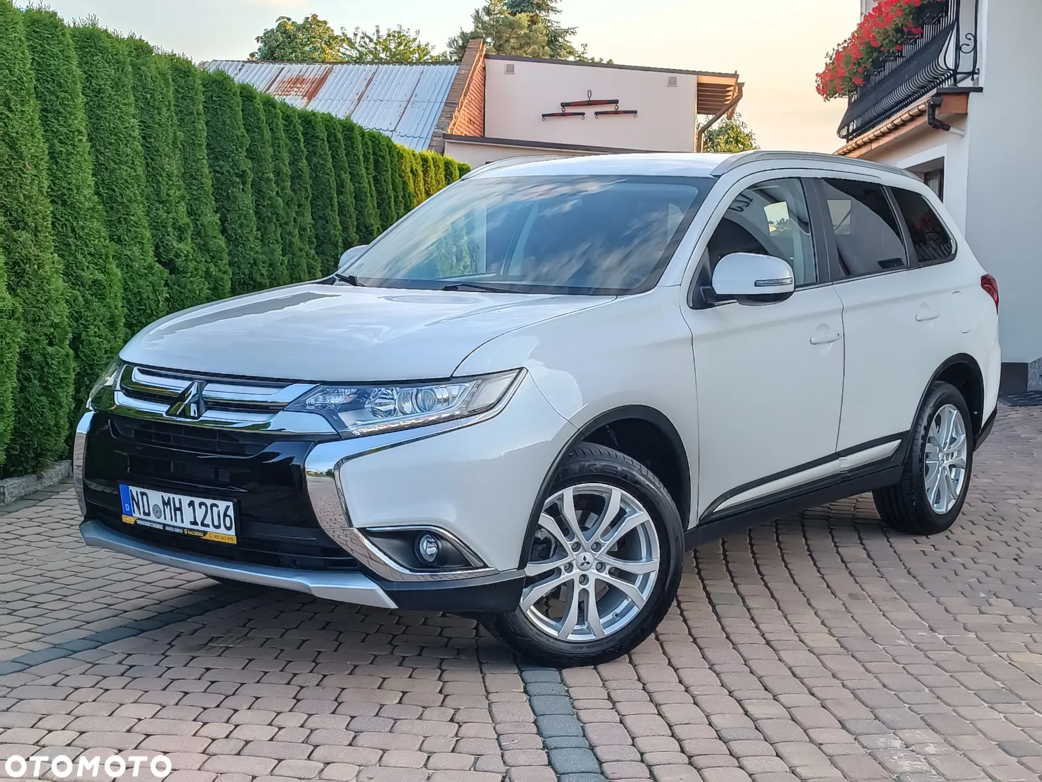 Mitsubishi Outlander 2.0 2WD Edition 100 - 1