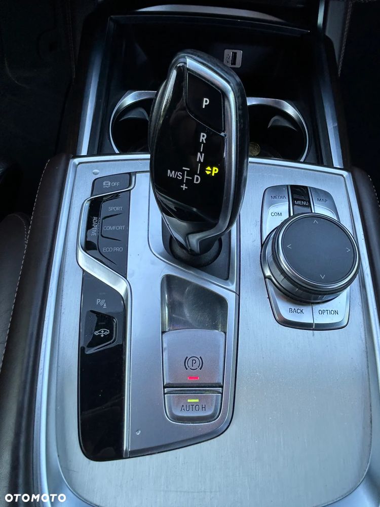 BMW Seria 7 740d xDrive - 12