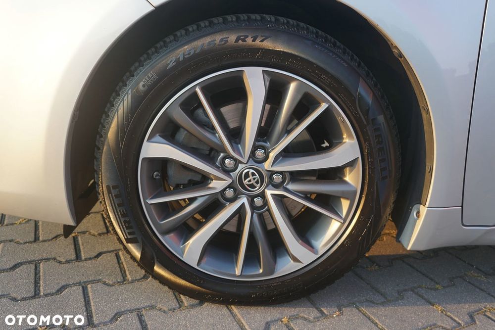Toyota Avensis 2.0 D-4D Premium - 30