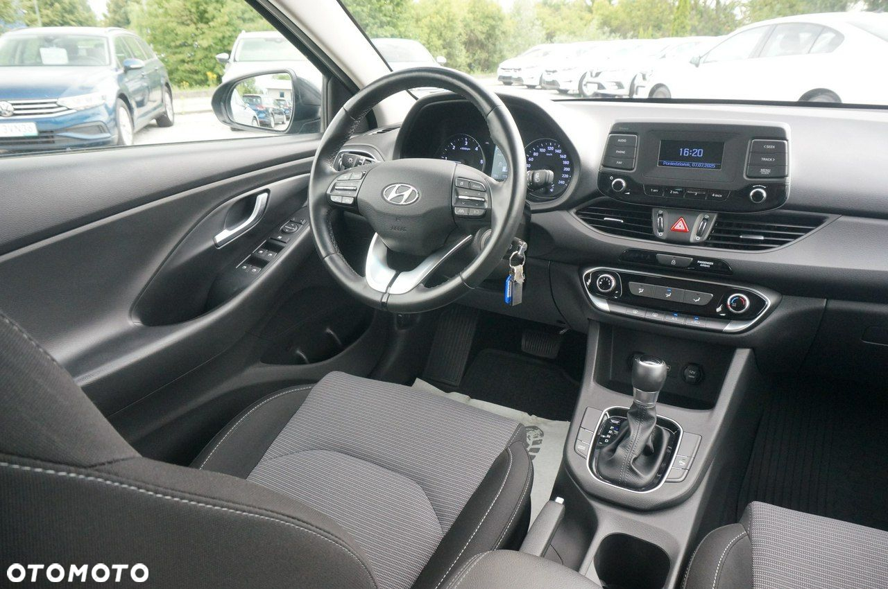 Hyundai i30 1.6 D Classic + DCT - 14
