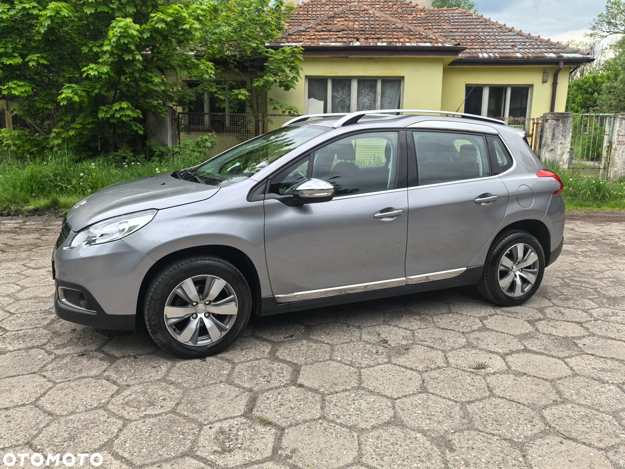 Peugeot 2008 1.2 VTi Allure - 4