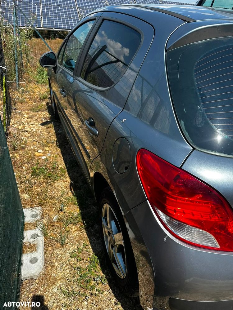 Peugeot 207 1.4HDI Trendy - 3