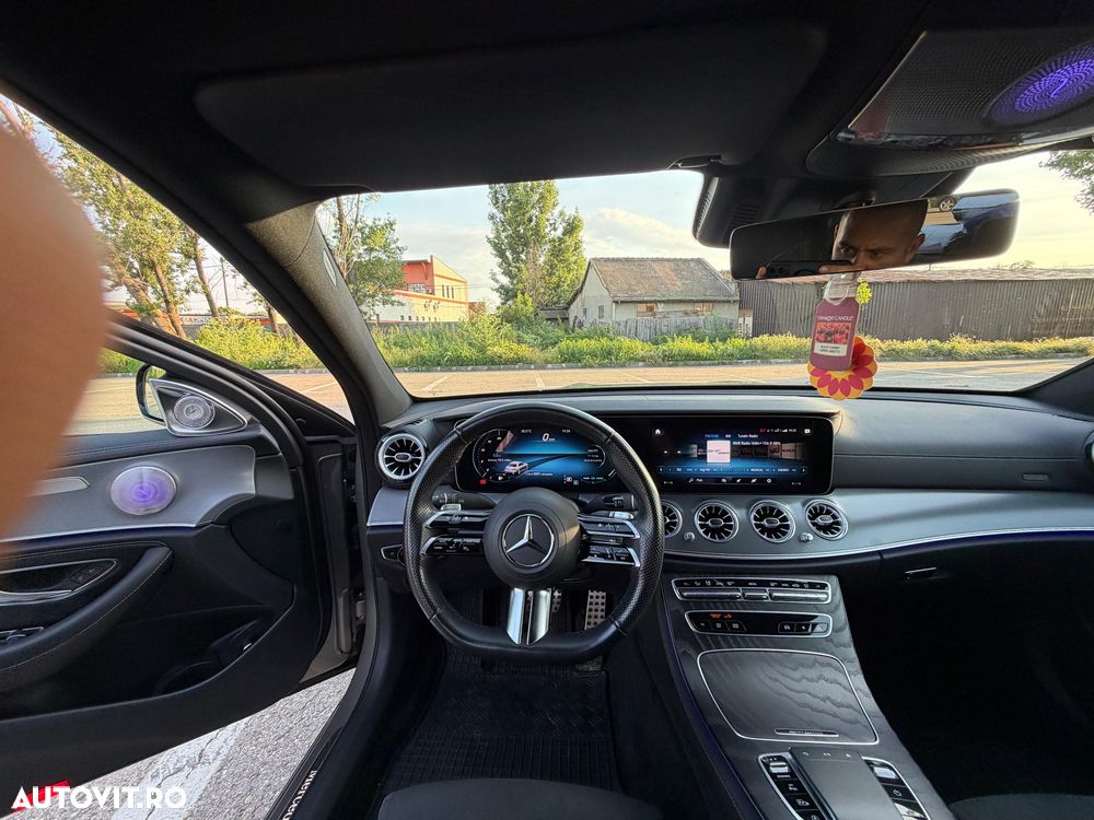 Mercedes-Benz E - 12